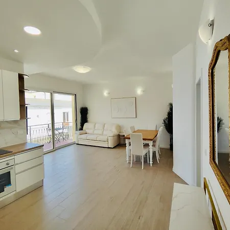 Attico Da Vinci Luxury Penthouse شقة