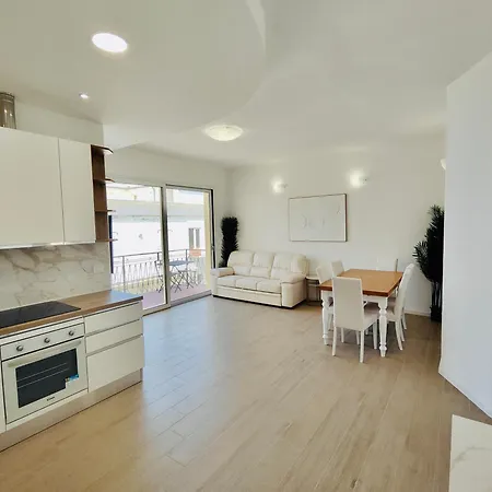 Attico Da Vinci Luxury Penthouse * Olbia