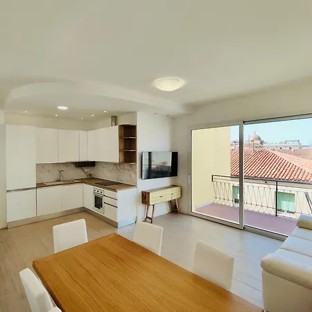 Attico Da Vinci Luxury Penthouse شقة